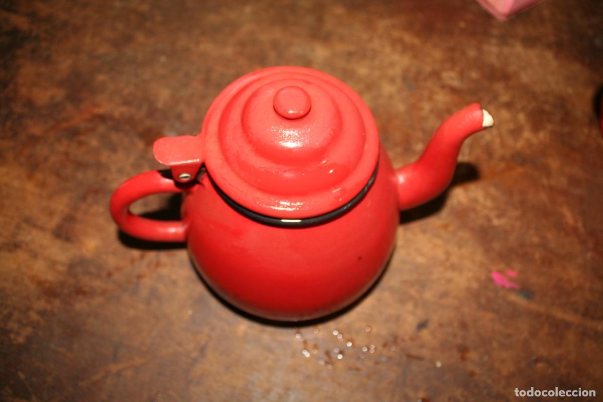 Antig&uuml;edades: antigua tetera cafetera esmaltada roja - Foto 1