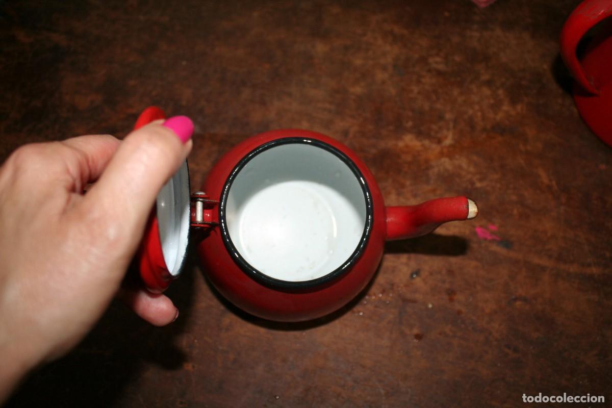 Antig&uuml;edades: antigua tetera cafetera esmaltada roja - Foto 3
