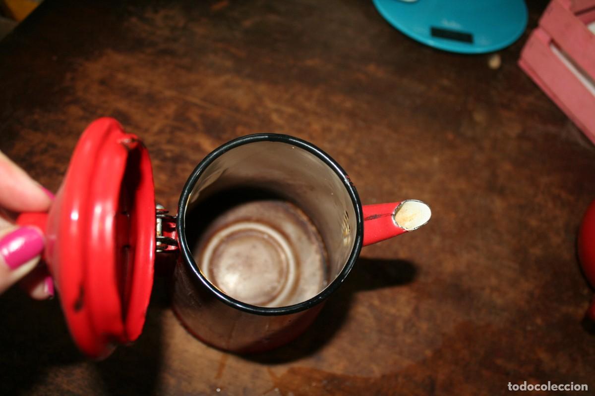 Antig&uuml;edades: antigua tetera cafetera esmaltada roja - Foto 4