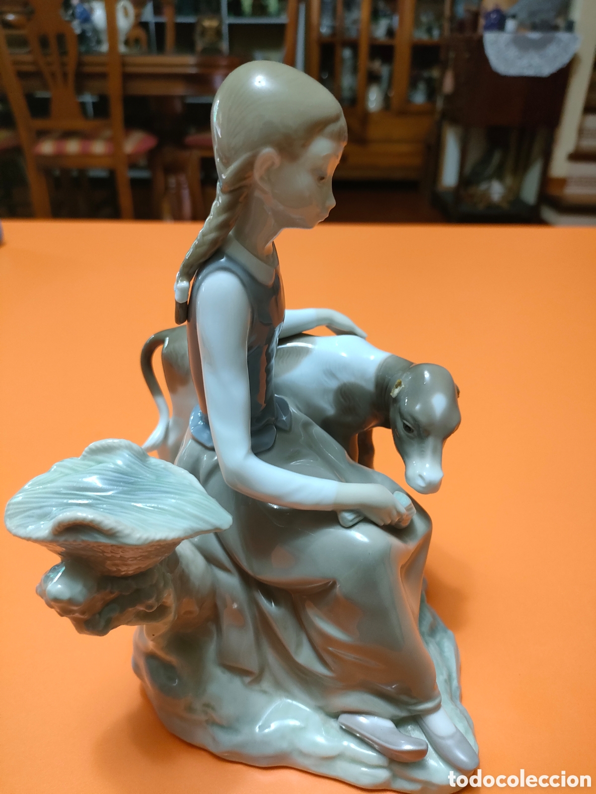 Antig&uuml;edades: Figura de pastora con ternero - Foto 4
