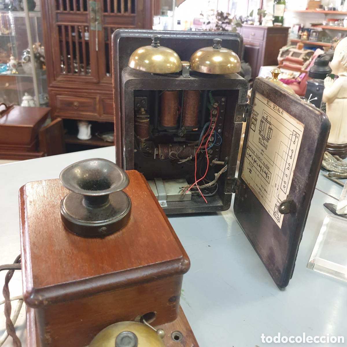 Antig&uuml;edades: Antiguo tel&eacute;fono Ingles de madera - Foto 2