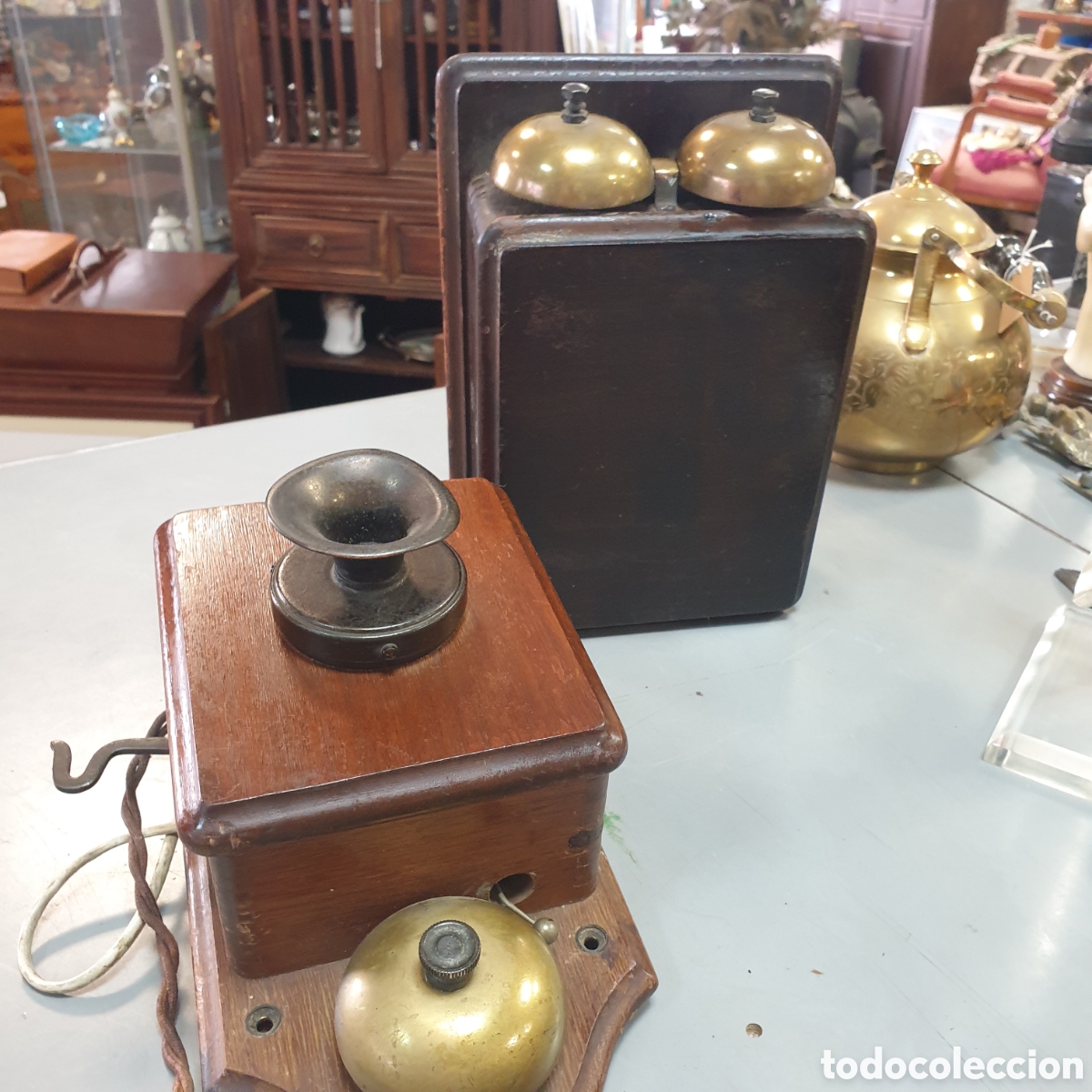 Antig&uuml;edades: Antiguo tel&eacute;fono Ingles de madera - Foto 1