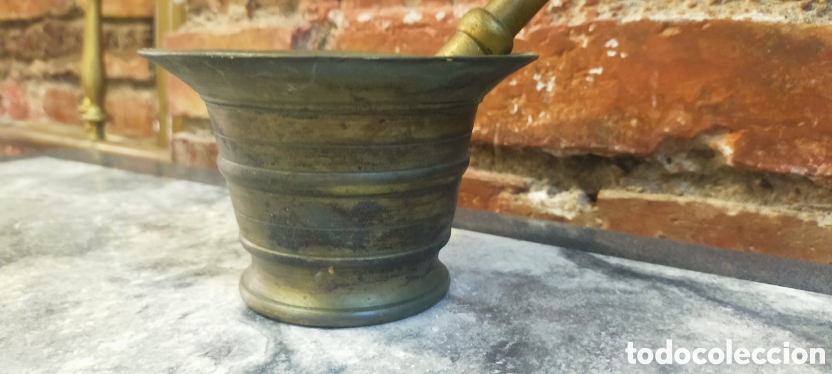 Antig&uuml;edades: Mortero almirez con mazo