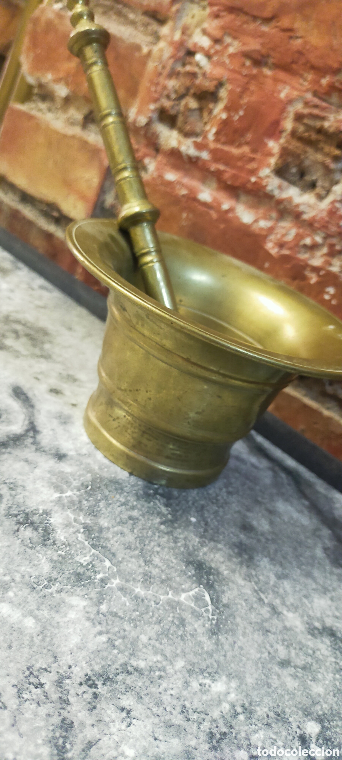 Antig&uuml;edades: Mortero/ almirez, con mazo