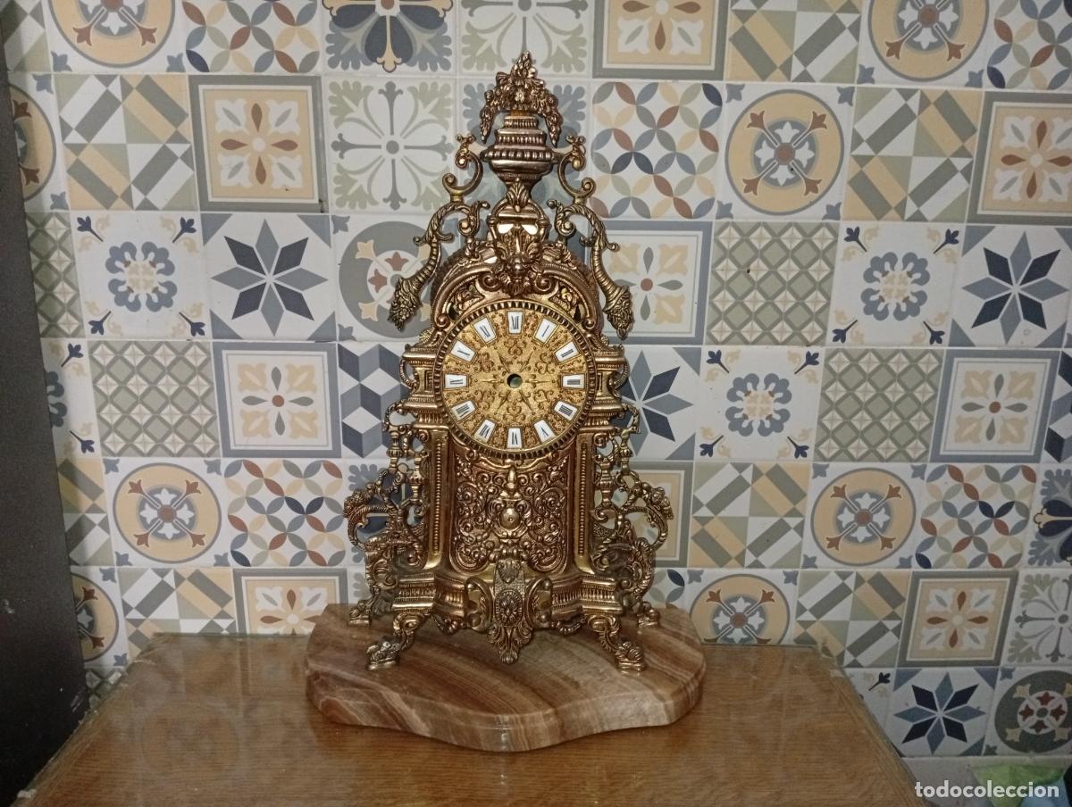 Antig&uuml;edades: Antiguo y gran Reloj de bronce sobre m&aacute;rmol - Foto 1