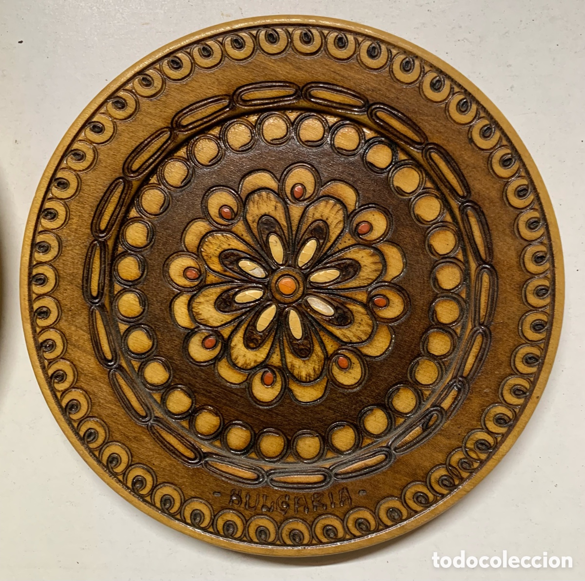 Antig&uuml;edades: 2 Platos Madera de Bulgaria - Foto 2
