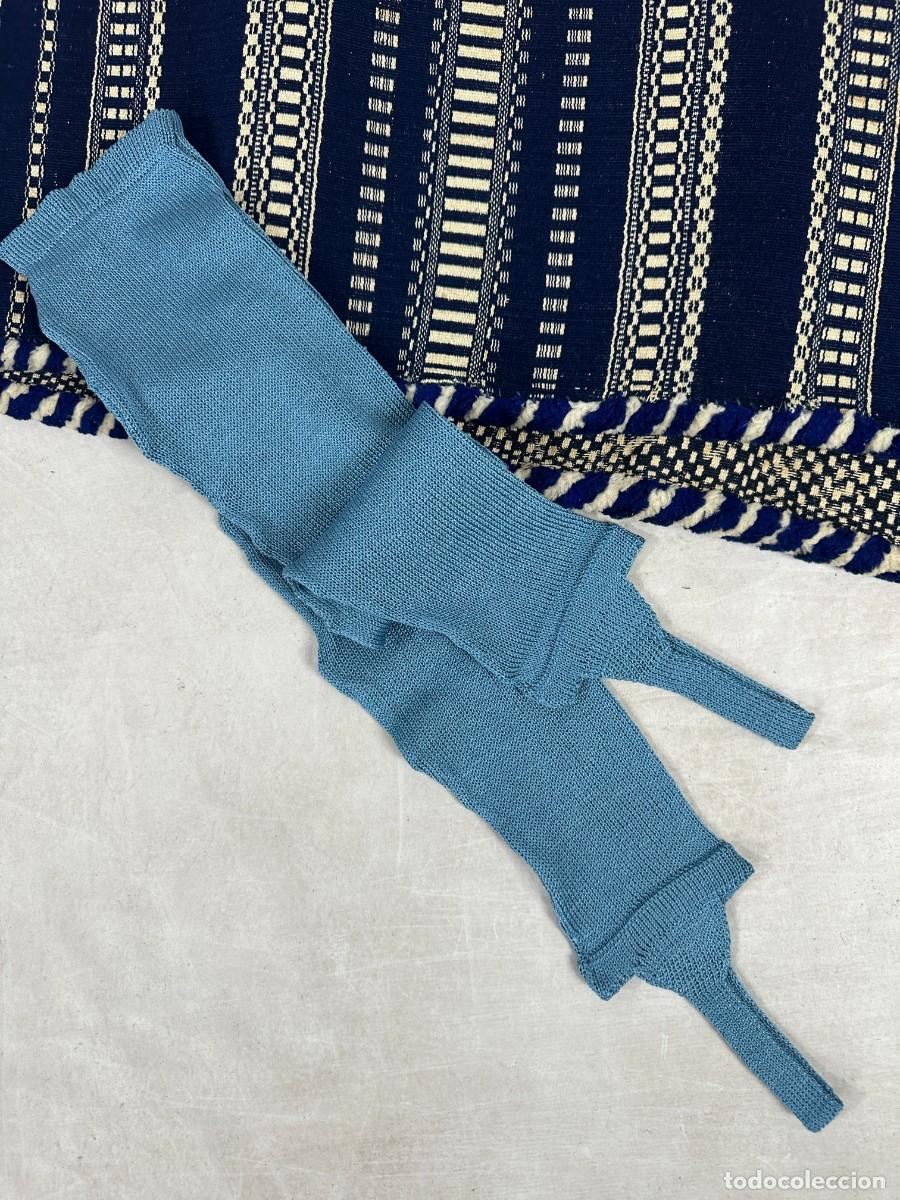 Antig&uuml;edades: Medias de estribo azules - Foto 3