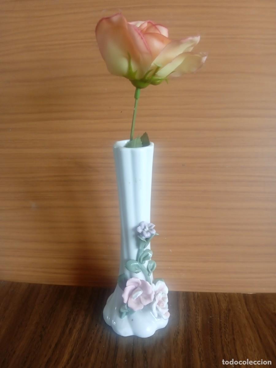 Antig&uuml;edades: Florero porcelana (399) - Foto 1