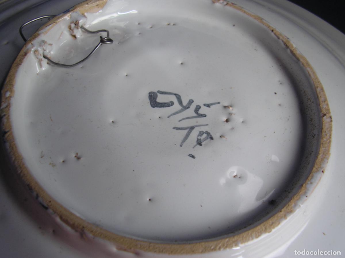 Antig&uuml;edades: PLATO PINTADO A MANO - Foto 2