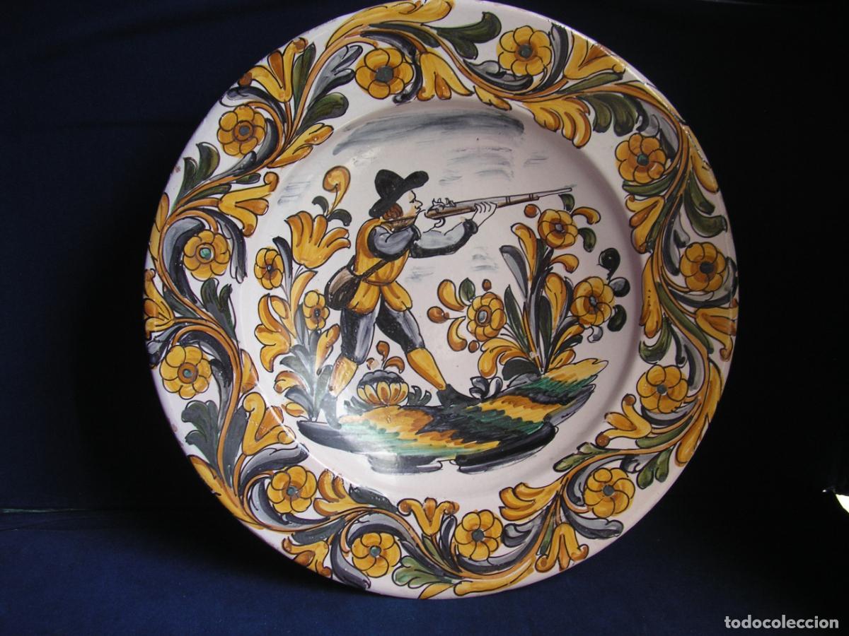 Antig&uuml;edades: PLATO PINTADO A MANO - Foto 1