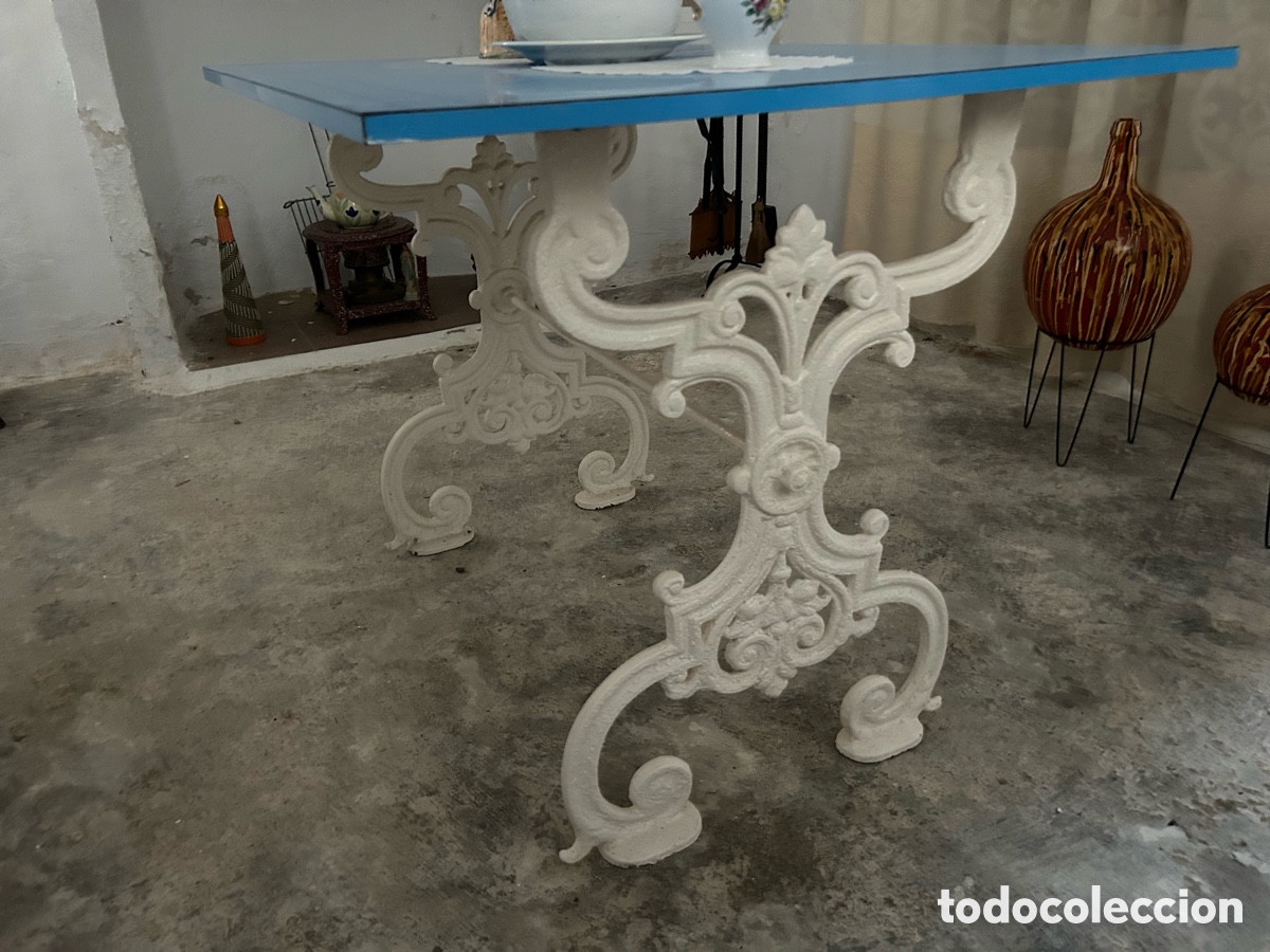 Antig&uuml;edades: Mesa de hierro antigua - Foto 1