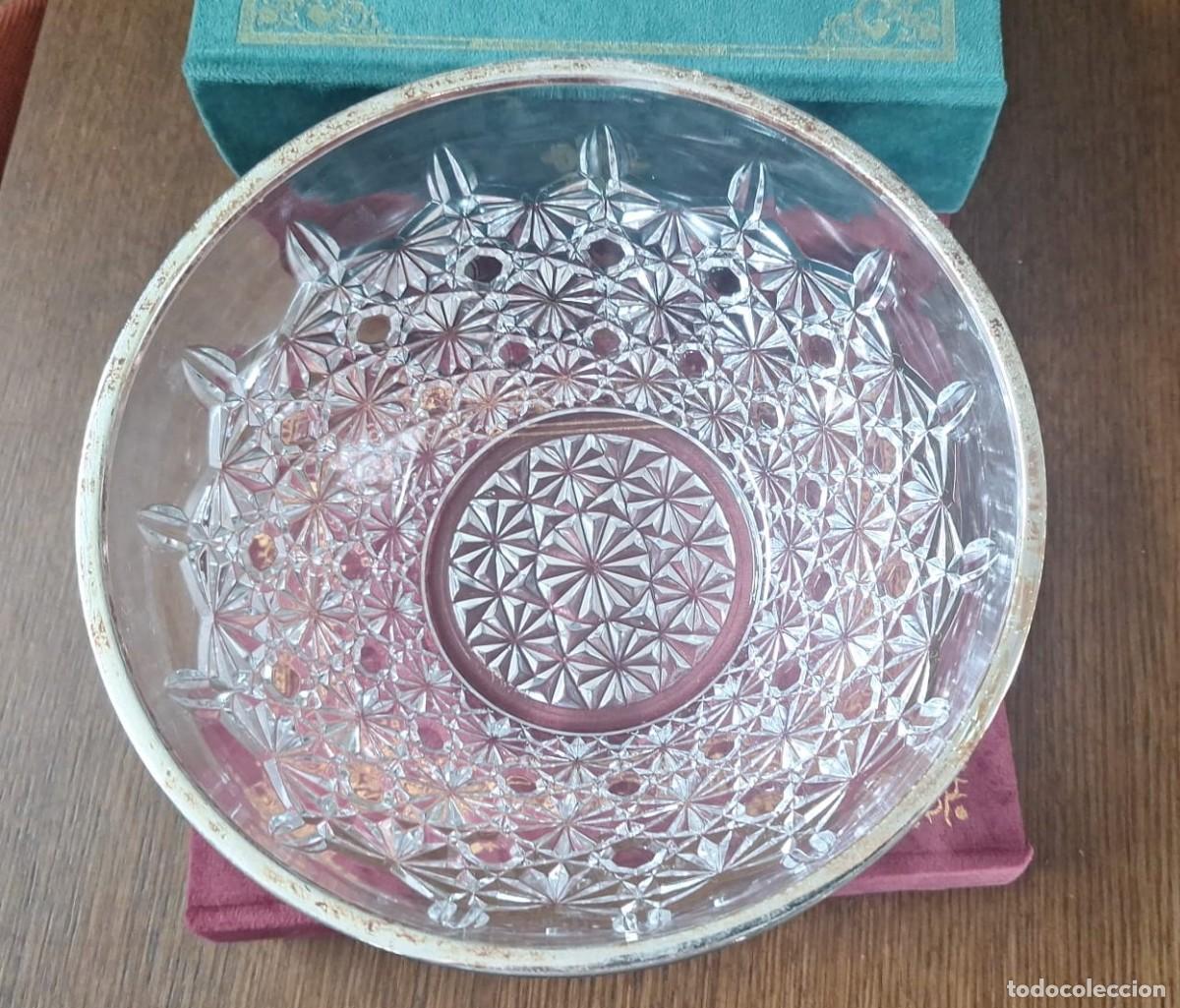 Antig&uuml;edades: Gran Centro de Mesa en Cristal Tallado con borde de Plata - Foto 1