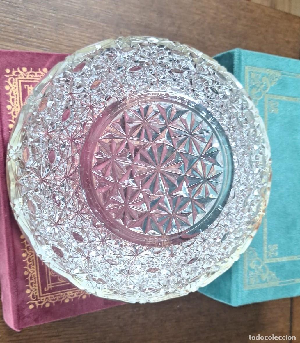 Antig&uuml;edades: Gran Centro de Mesa en Cristal Tallado con borde de Plata - Foto 3