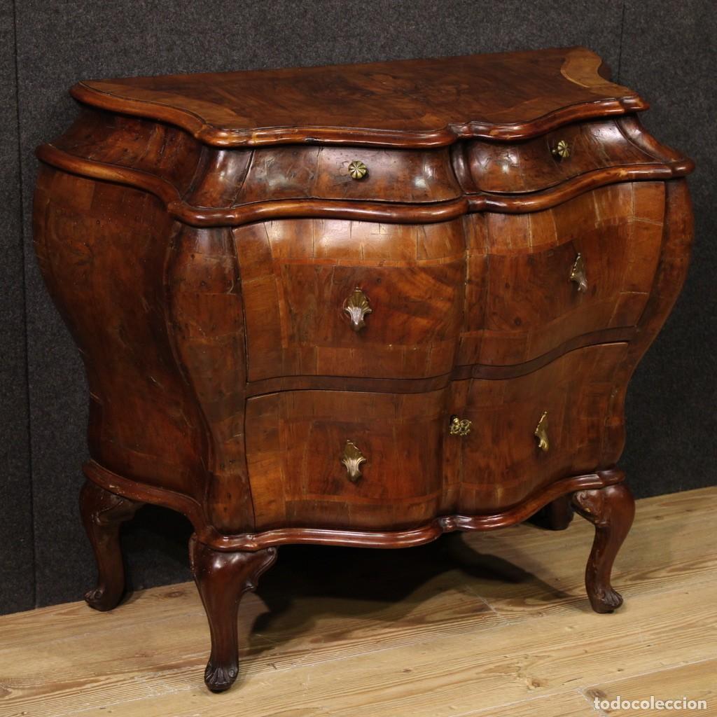Antig&uuml;edades: C&oacute;moda veneciana de madera del siglo XX - Foto 1
