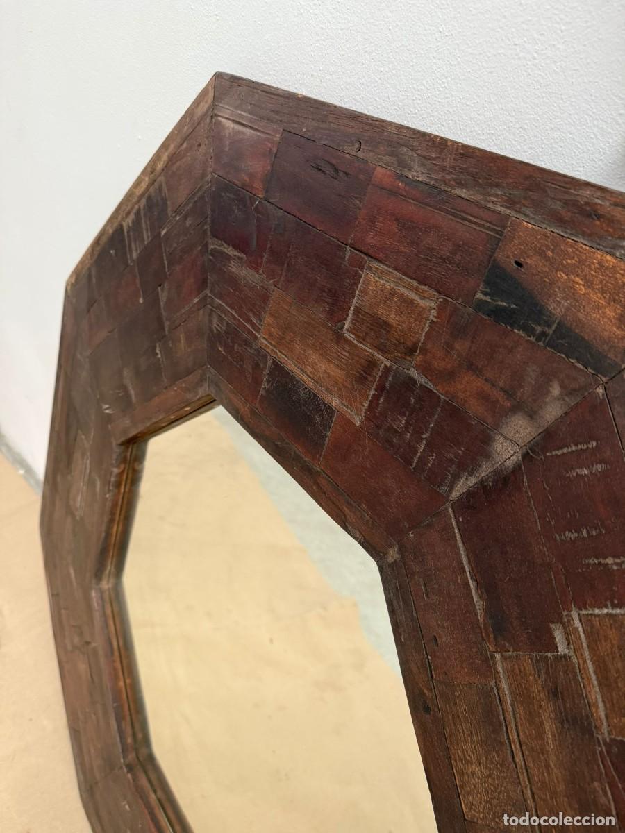 Antig&uuml;edades: Gran marco con espejo central octagonal, hecho en taracea con madera de roble. - Foto 2