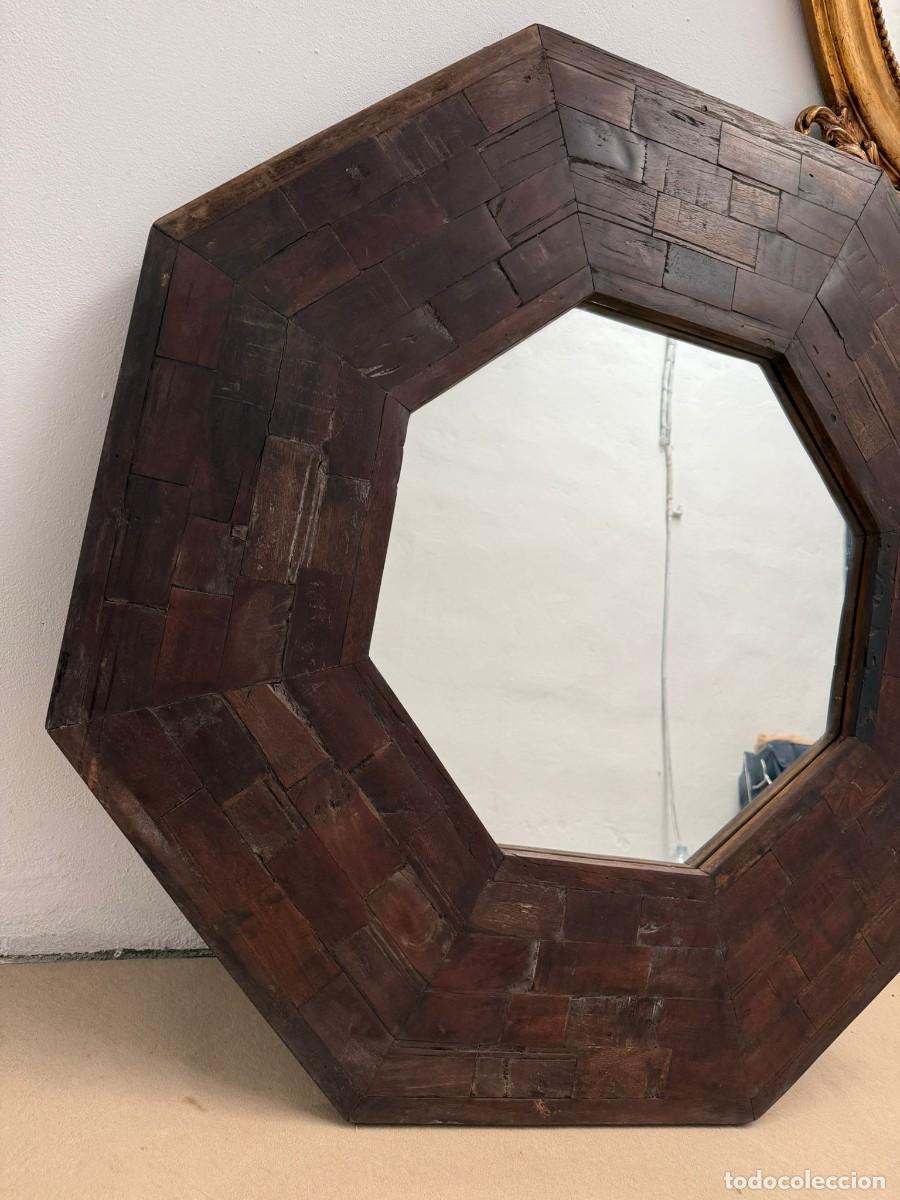 Antig&uuml;edades: Gran marco con espejo central octagonal, hecho en taracea con madera de roble. - Foto 3