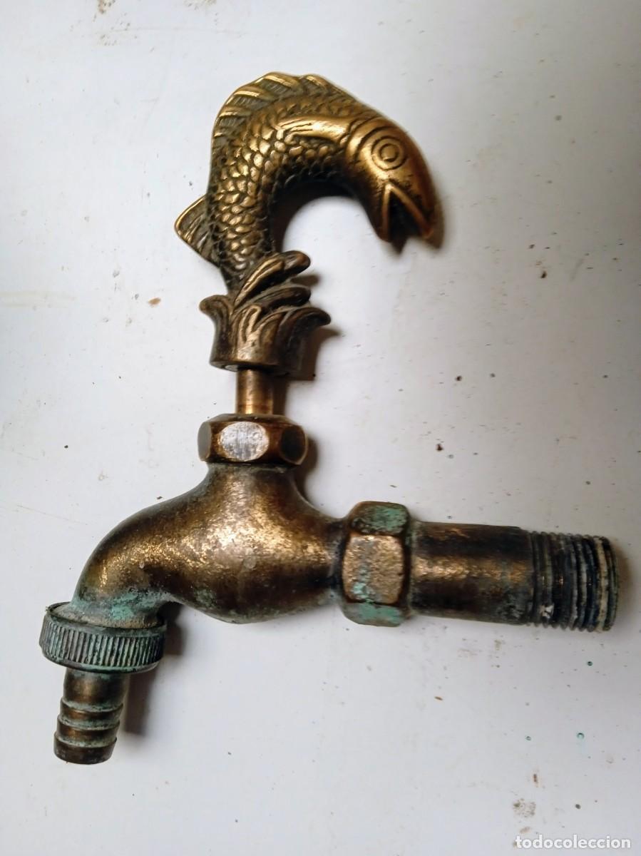 Antig&uuml;edades: Grifo antiguo de bronce - Foto 3