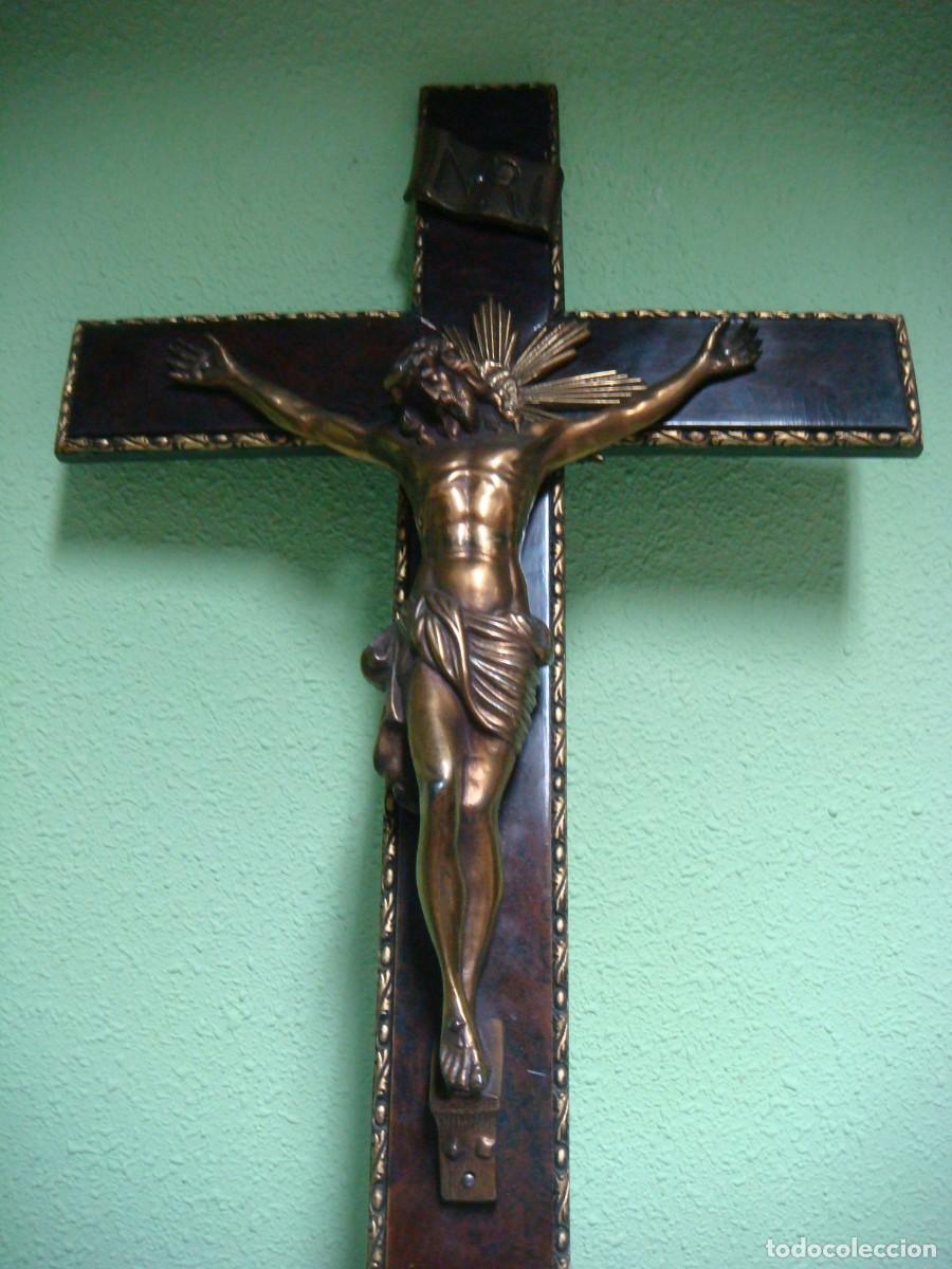 Antig&uuml;edades: CRUCIFIJO EN MADERA CON EL CRISTO EN BRONCE-(&) - Foto 3