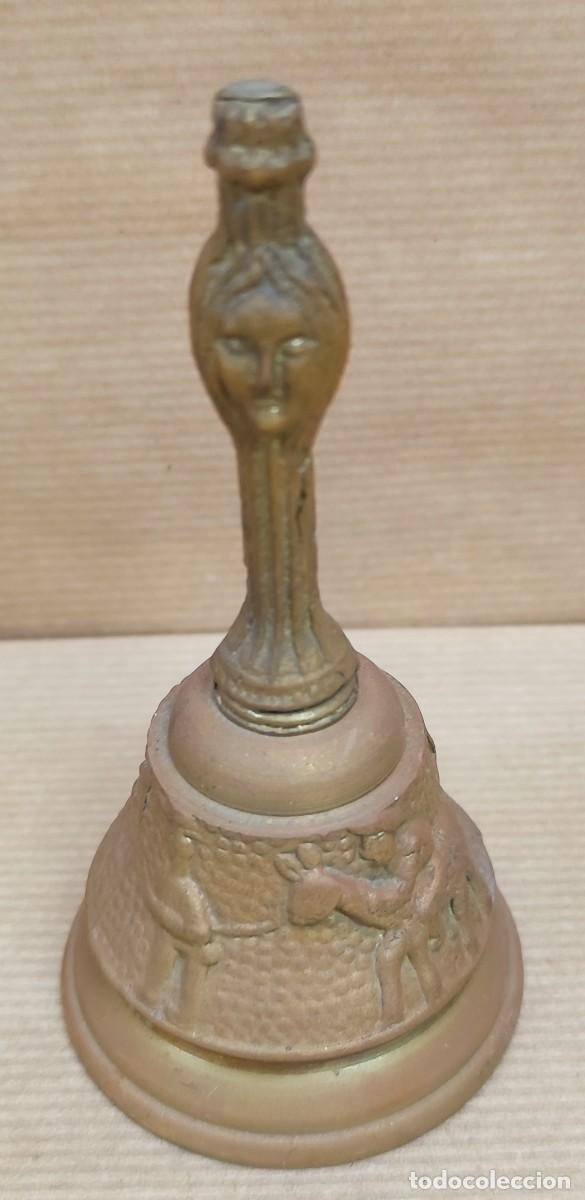 Antig&uuml;edades: Campanilla de bronce siglo XX - Foto 2