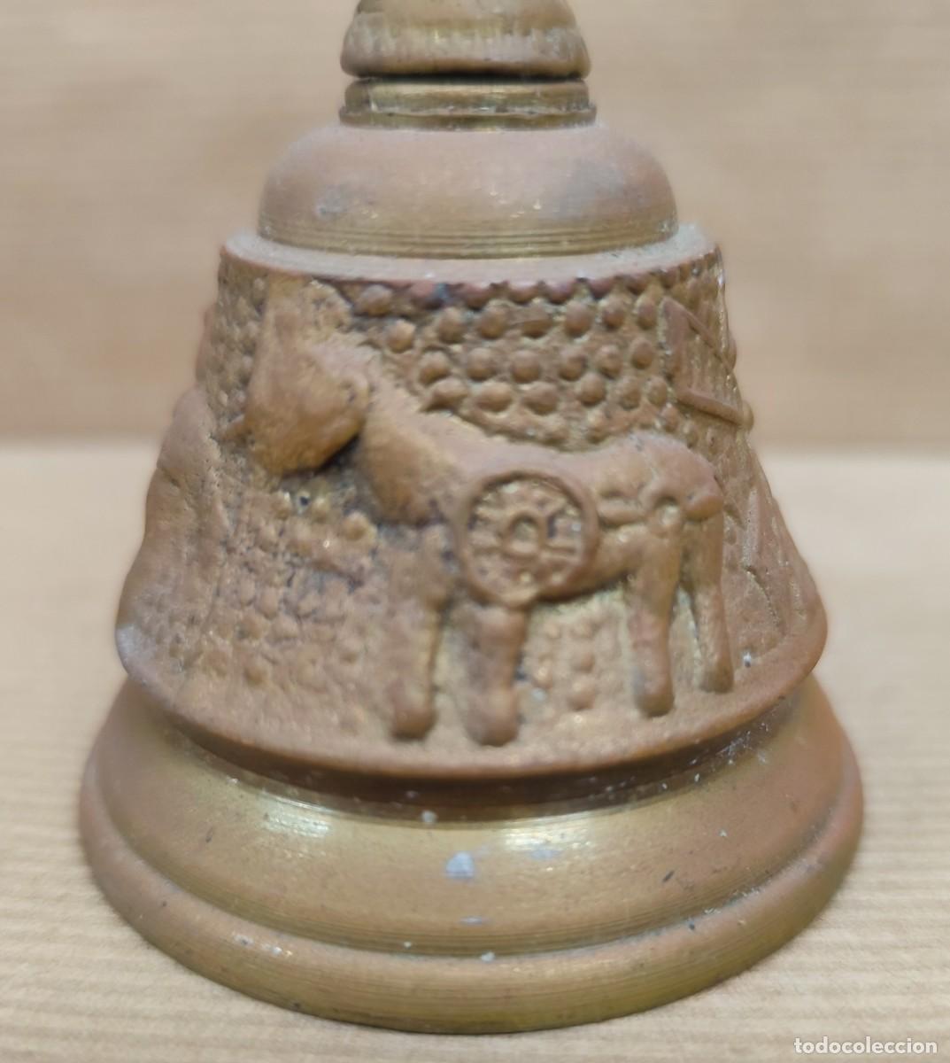 Antig&uuml;edades: Campanilla de bronce siglo XX - Foto 5