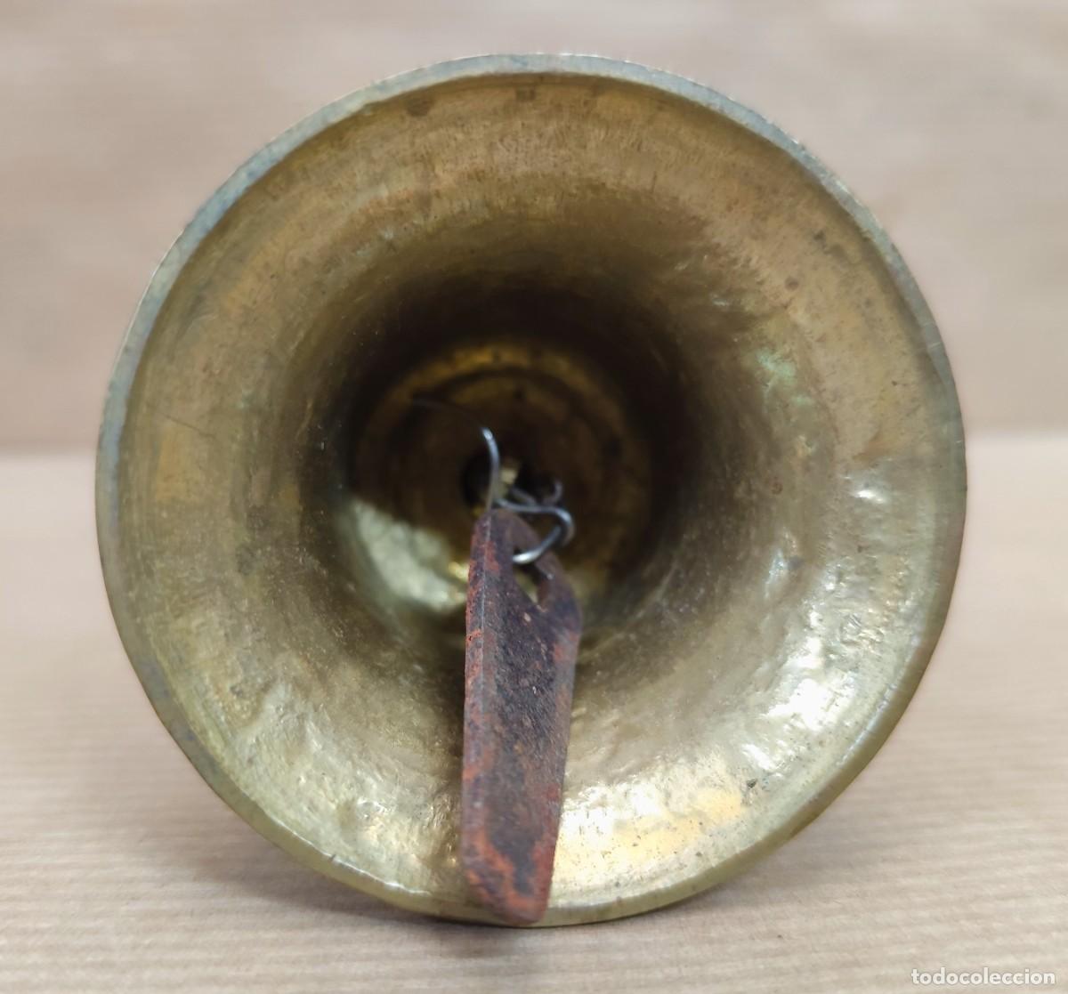 Antig&uuml;edades: Campanilla de bronce siglo XX - Foto 8
