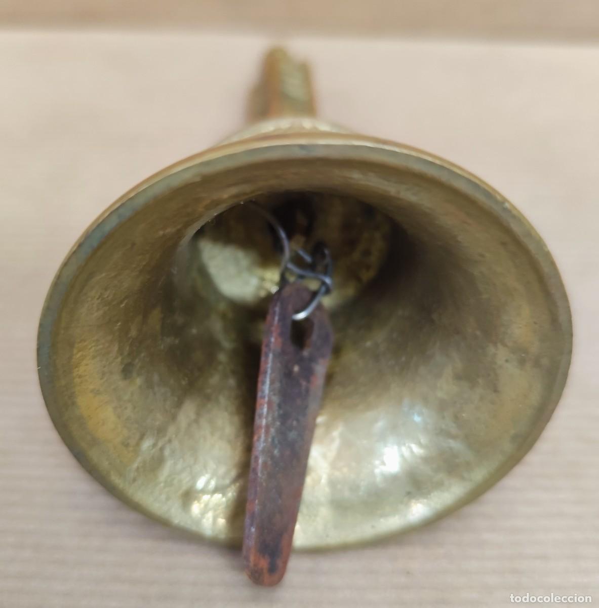 Antig&uuml;edades: Campanilla de bronce siglo XX - Foto 9