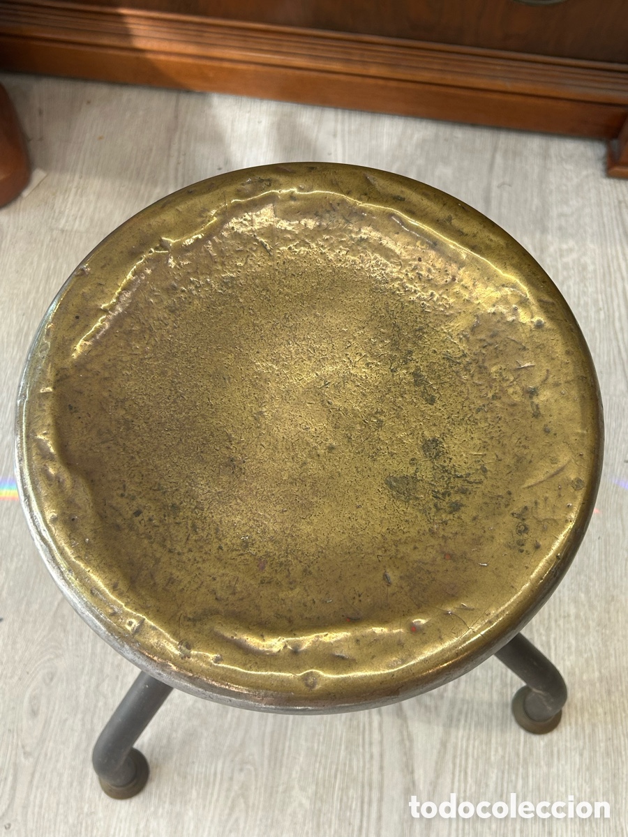 Antig&uuml;edades: Taburete industria base de bronce - Foto 2