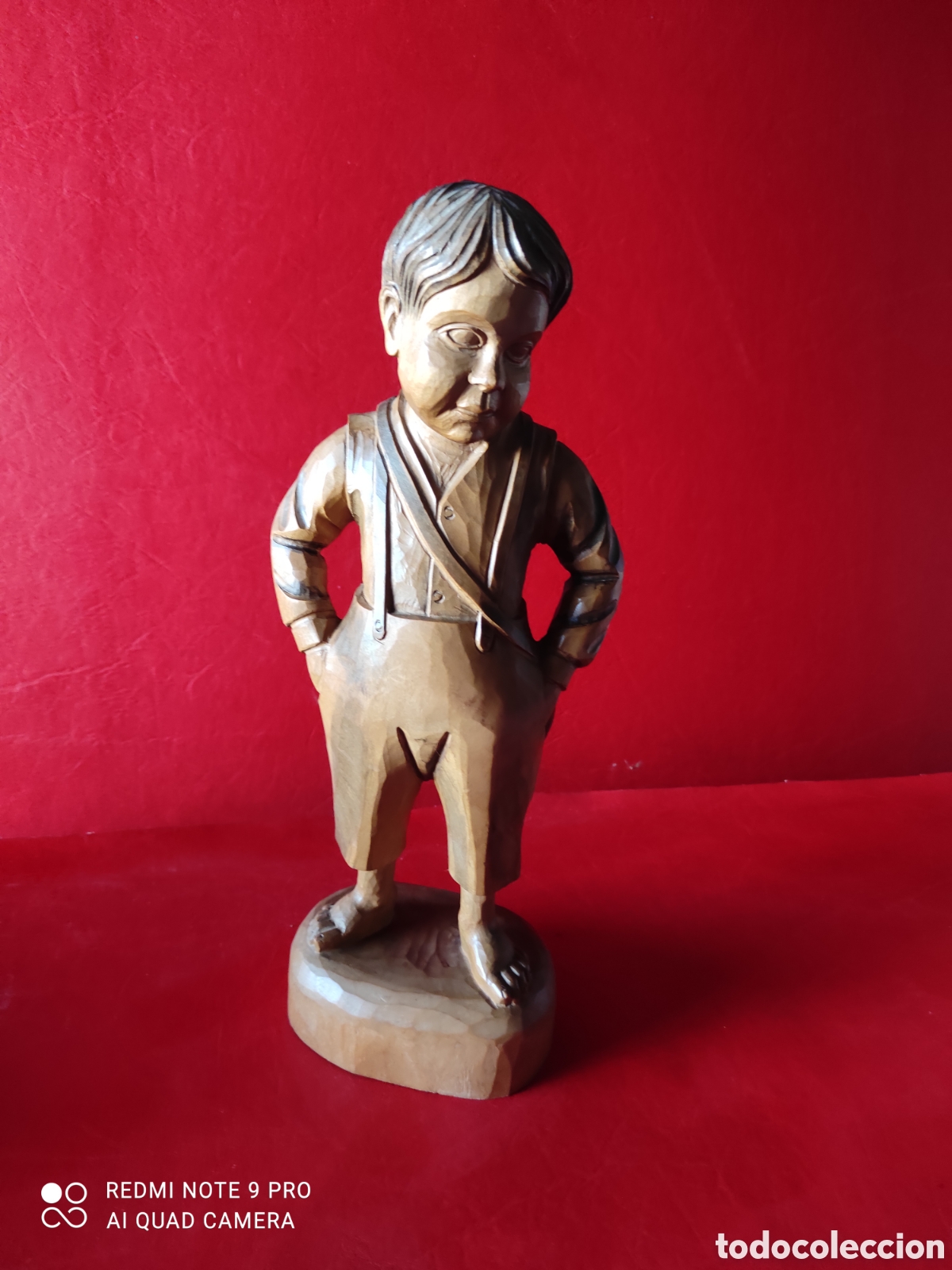 Antig&uuml;edades: Figura en madera representando a un ni&ntilde;o - Foto 1