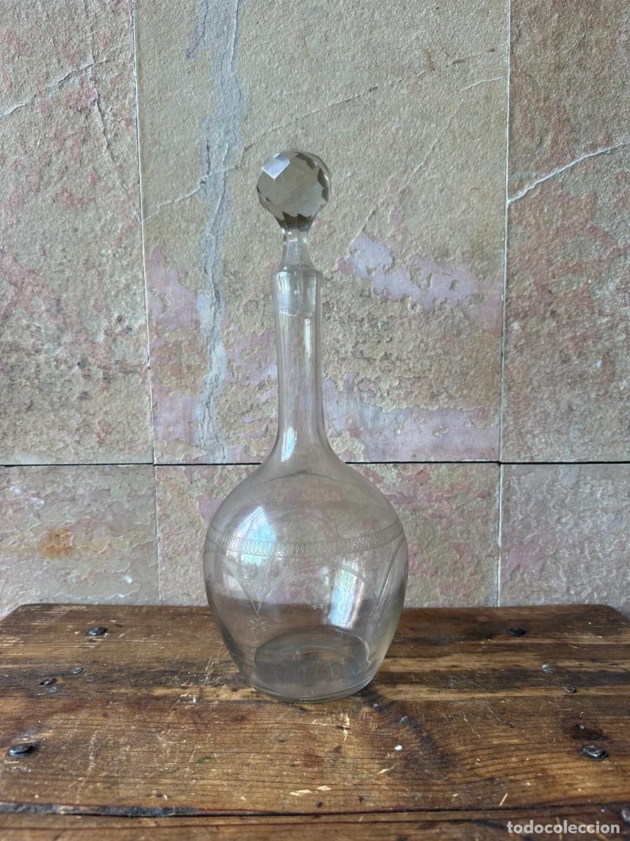 Antig&uuml;edades: LICORERA DE CRISTAL TALLADO DEL S.XIX. - Foto 1