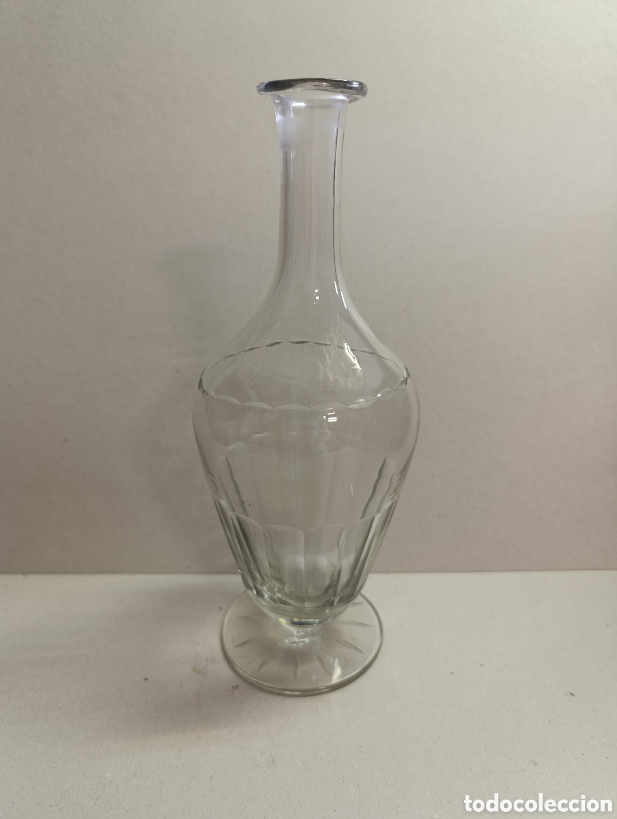 Antig&uuml;edades: BOTELLA DE CRISTAL, DECORACION GALLONADA. - Foto 6