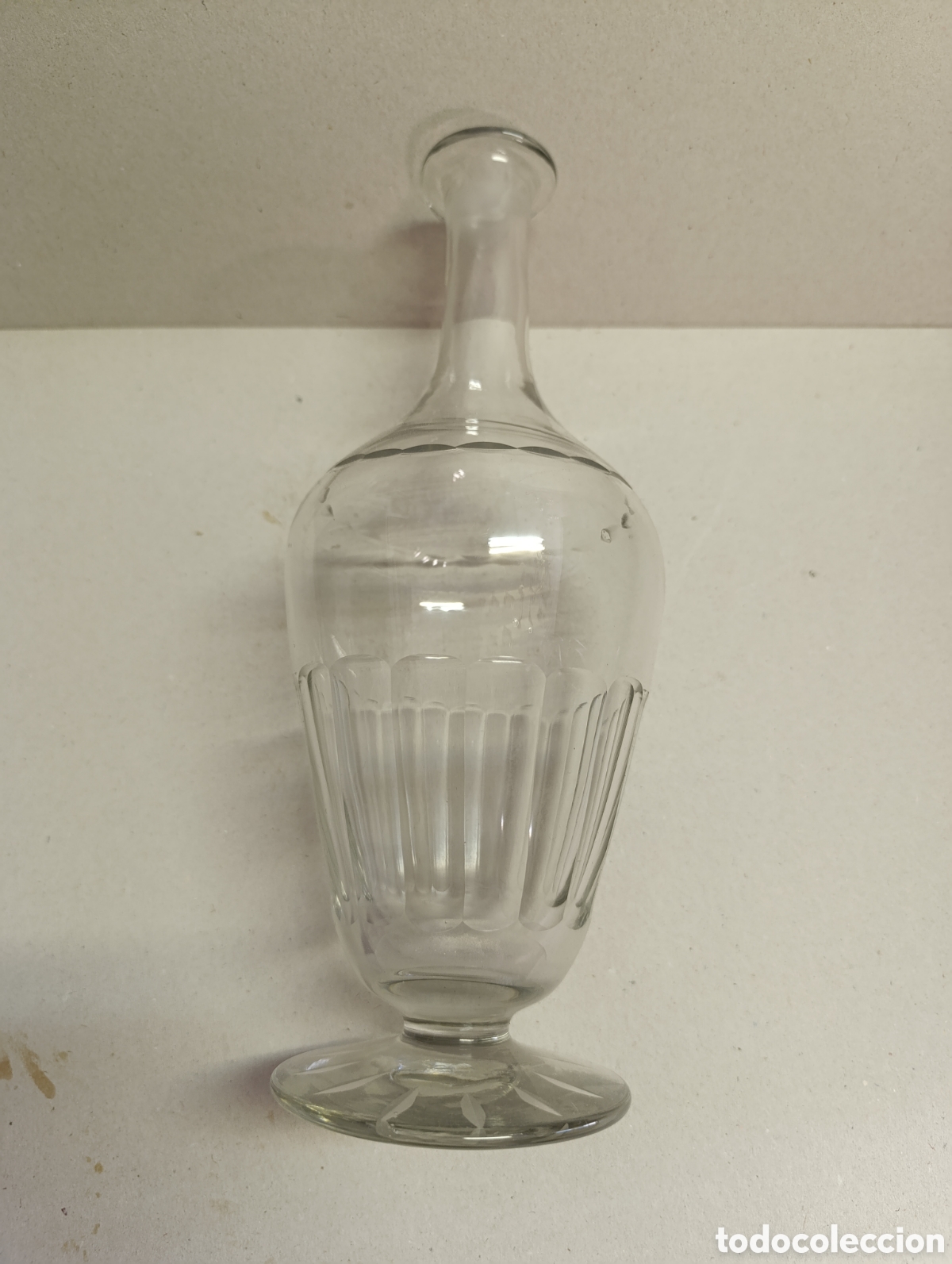 Antig&uuml;edades: BOTELLA DE CRISTAL, DECORACION GALLONADA. - Foto 8