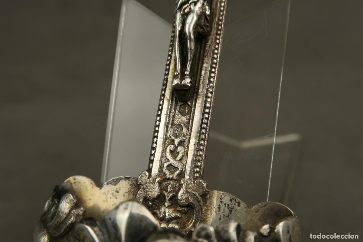 Antig&uuml;edades: Antigua Benditera de Plata - Foto 6