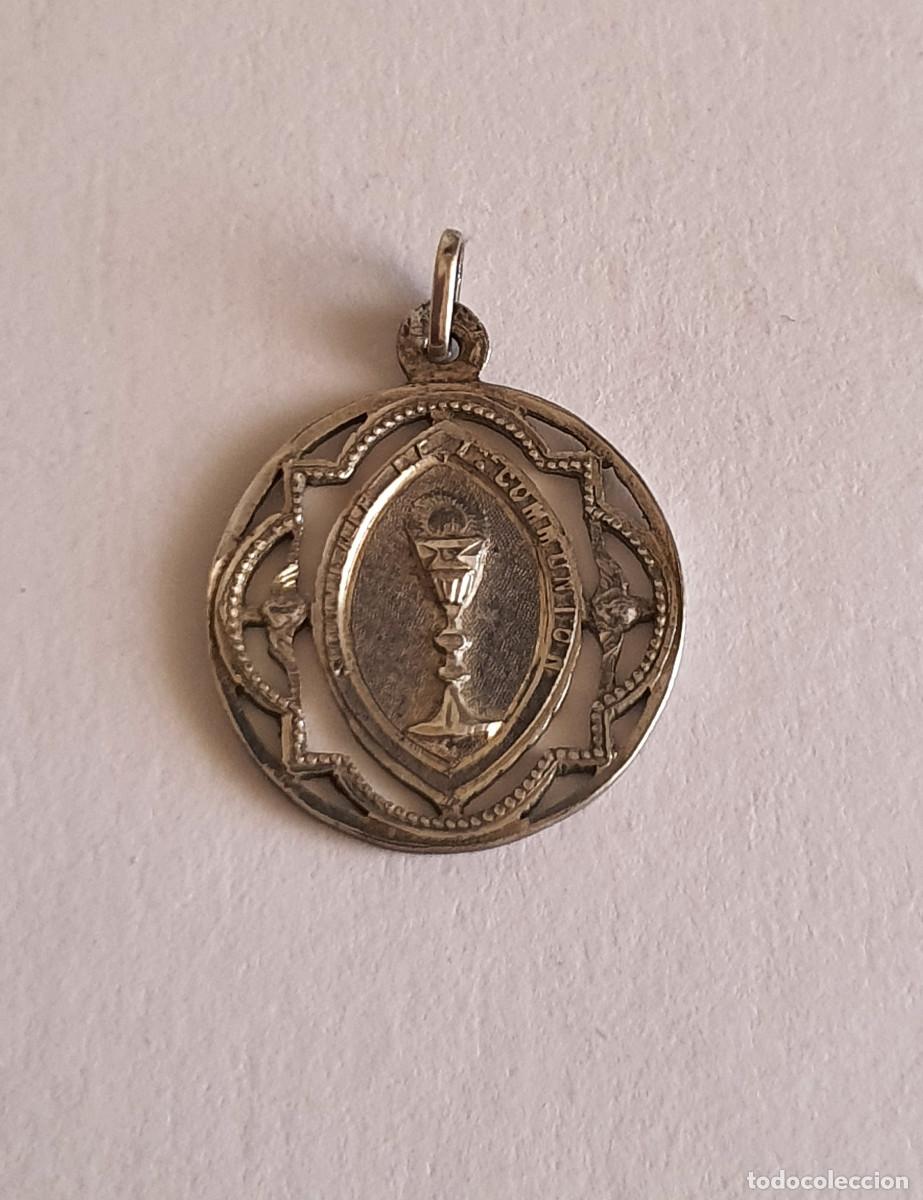 Antig&uuml;edades: Medalla Comuni&oacute;n en plata de ley. 1902 - Foto 3