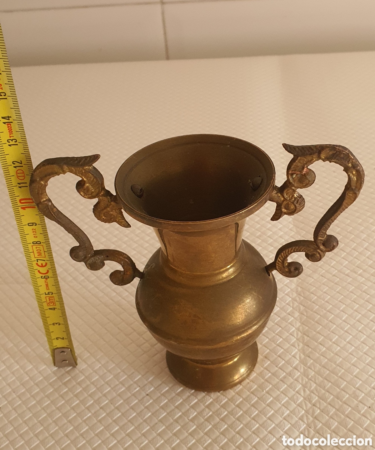 Antig&uuml;edades: Jarra met&aacute;lica decoraci&oacute;n - Foto 2