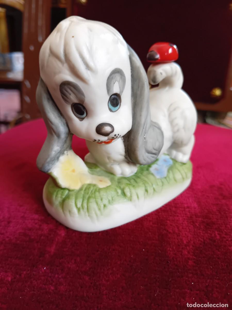 Antig&uuml;edades: Perro con mariquita en la cola de biscuit - Foto 1