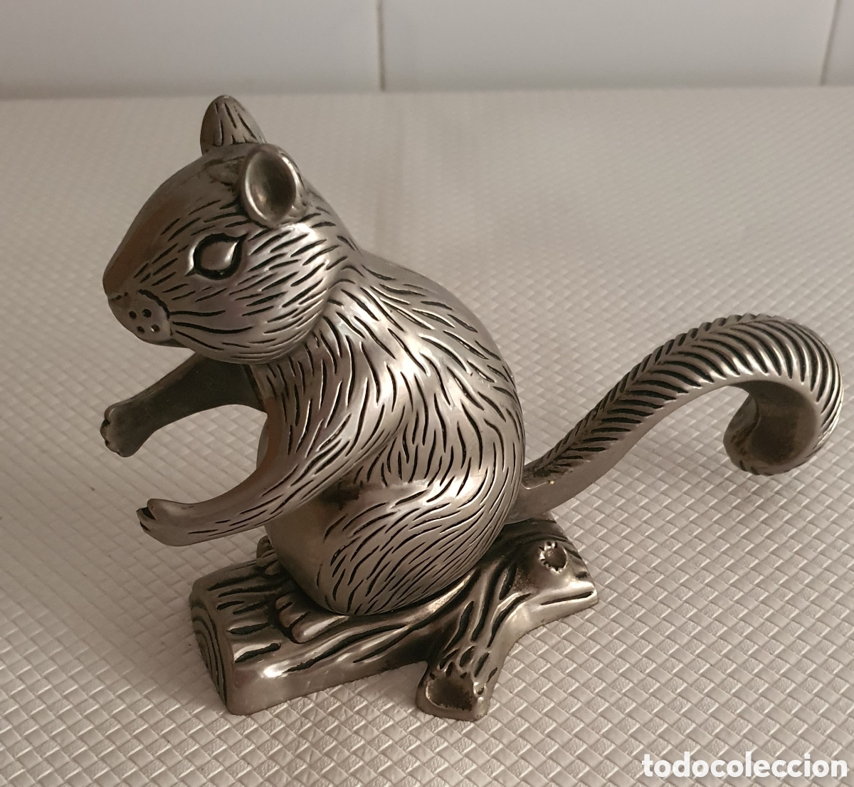 Antig&uuml;edades: Ardilla de metal cascanueces - Foto 1