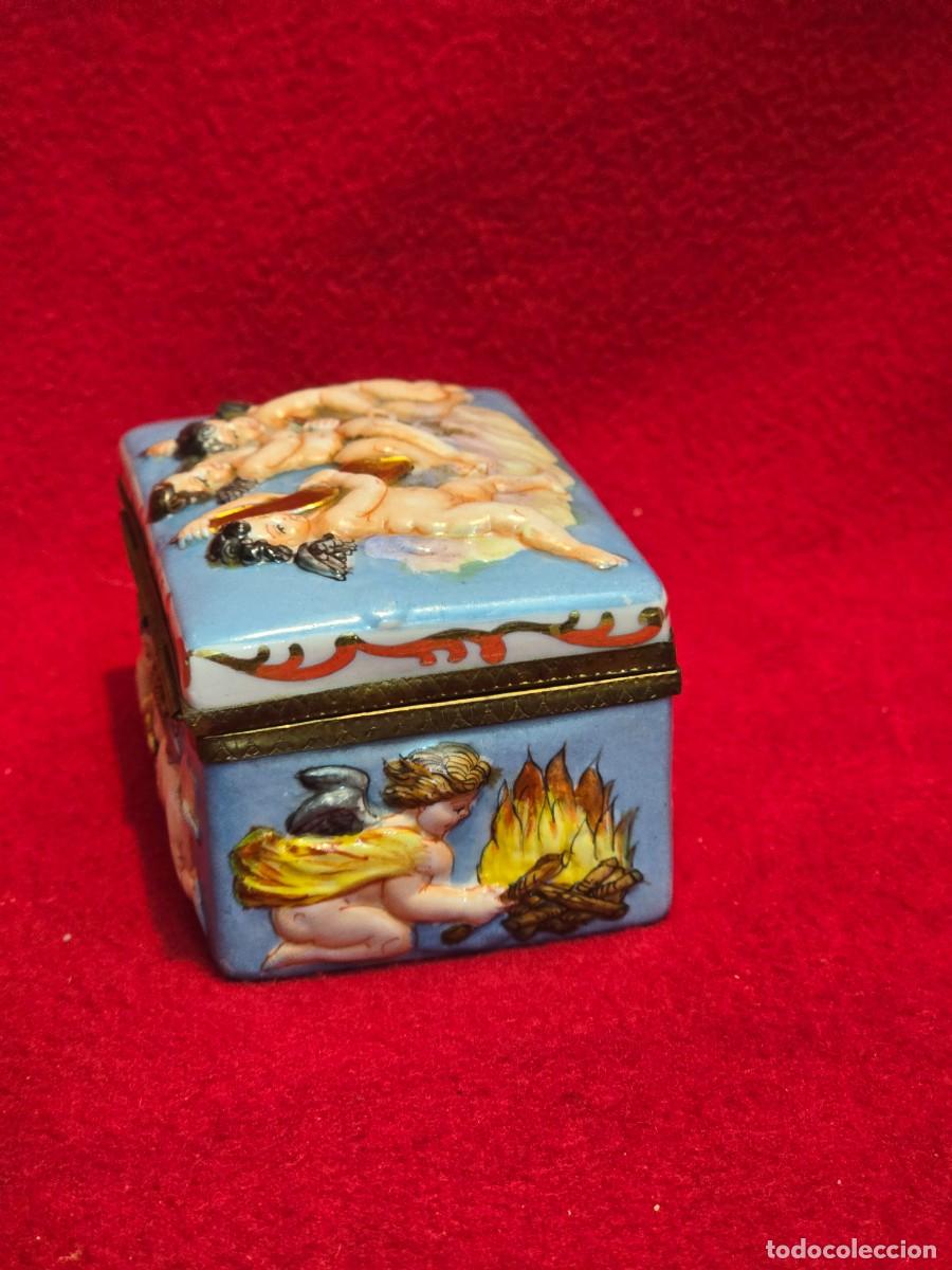 Antig&uuml;edades: CAJA DE PORCELANA ESTILO DE CAPODIMONTE - Foto 2