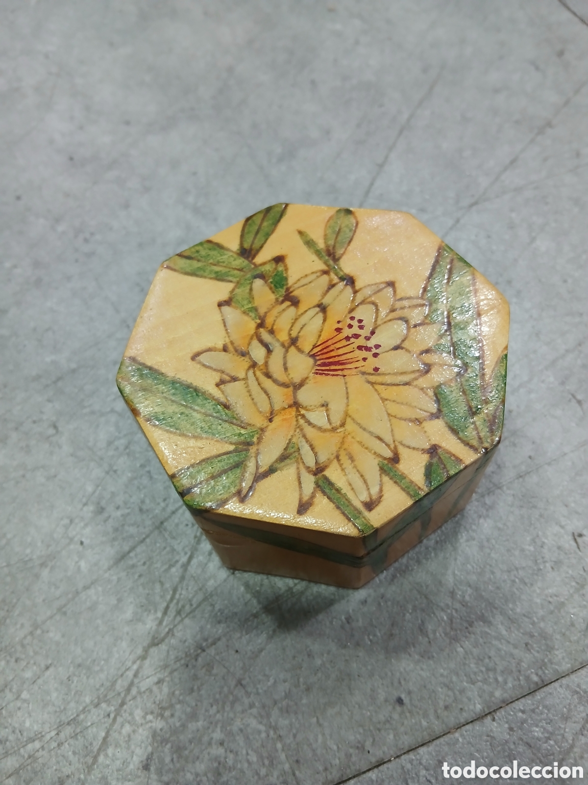Oggetti Antichi: Cajita en madera y pintada a mano. (L24)