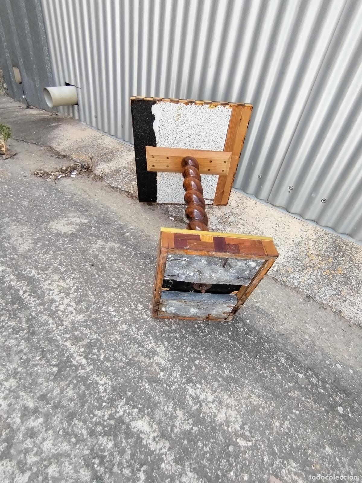 Antig&uuml;edades: mesa auxiliar de made con marqueteria - Foto 8