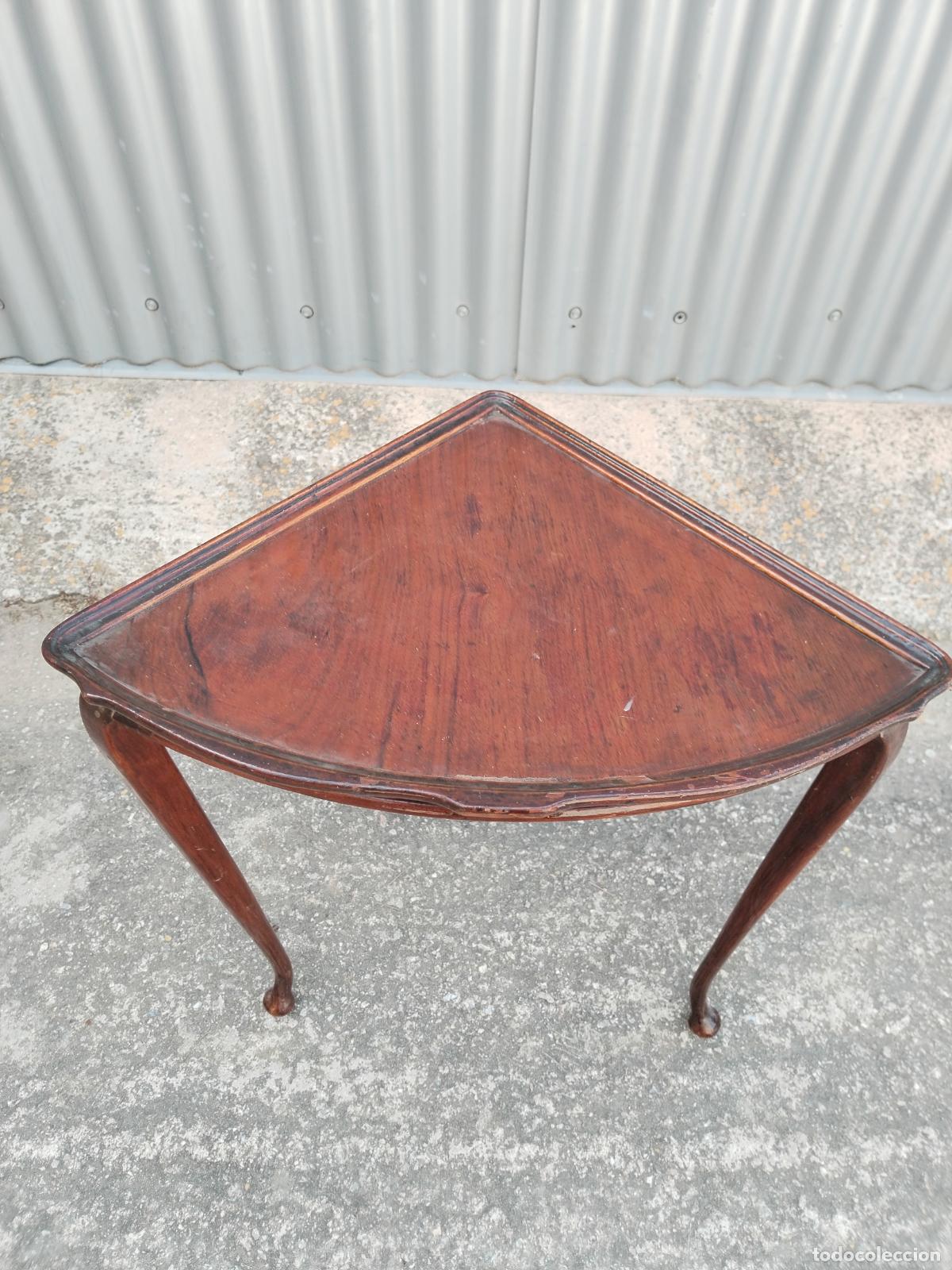 Antig&uuml;edades: mesa auxiliar rinconera - Foto 3