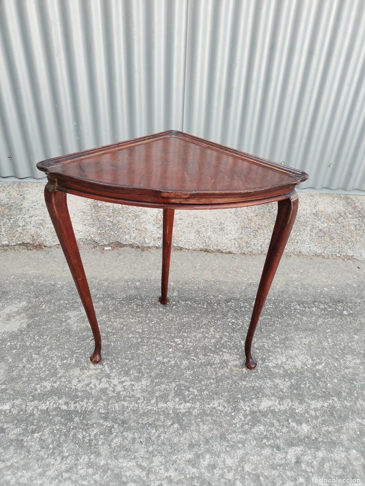 Antig&uuml;edades: mesa auxiliar rinconera - Foto 1