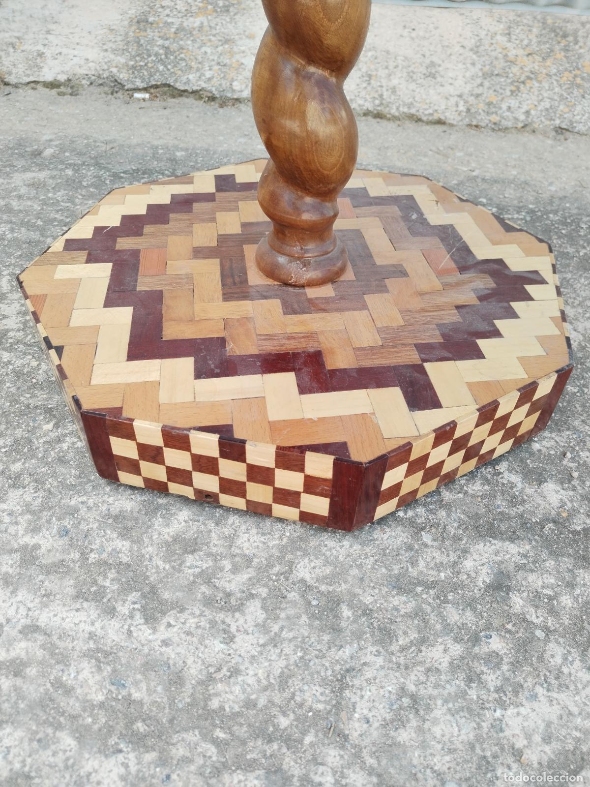 Antig&uuml;edades: mesa de madera con marqueteria - Foto 4