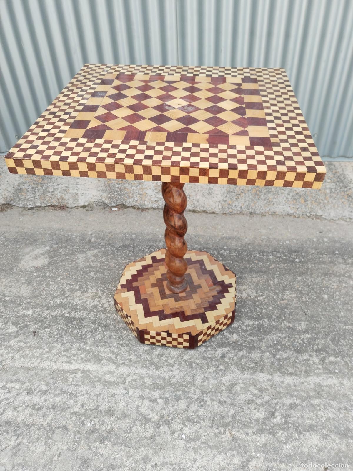 Antig&uuml;edades: mesa de madera con marqueteria - Foto 1