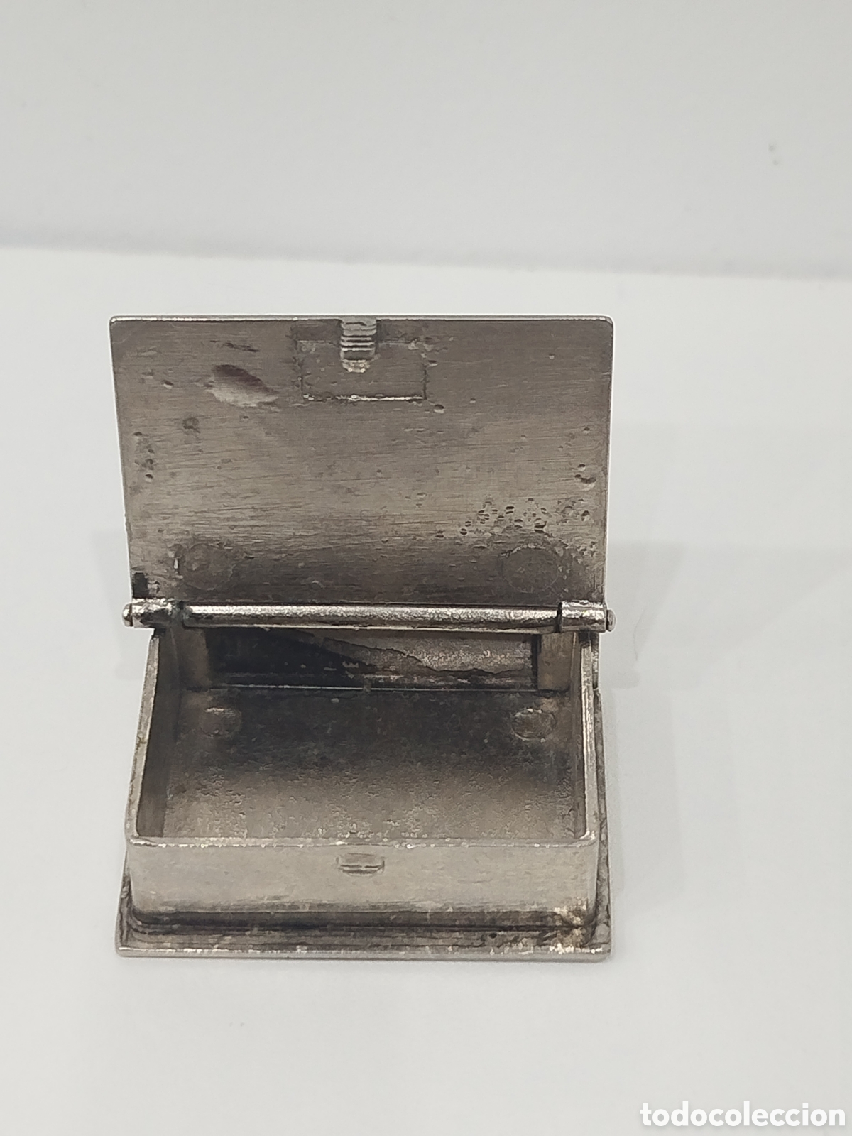 Antig&uuml;edades: PASTILLERO METALICO EN FORMA DE LIBRO - Foto 3