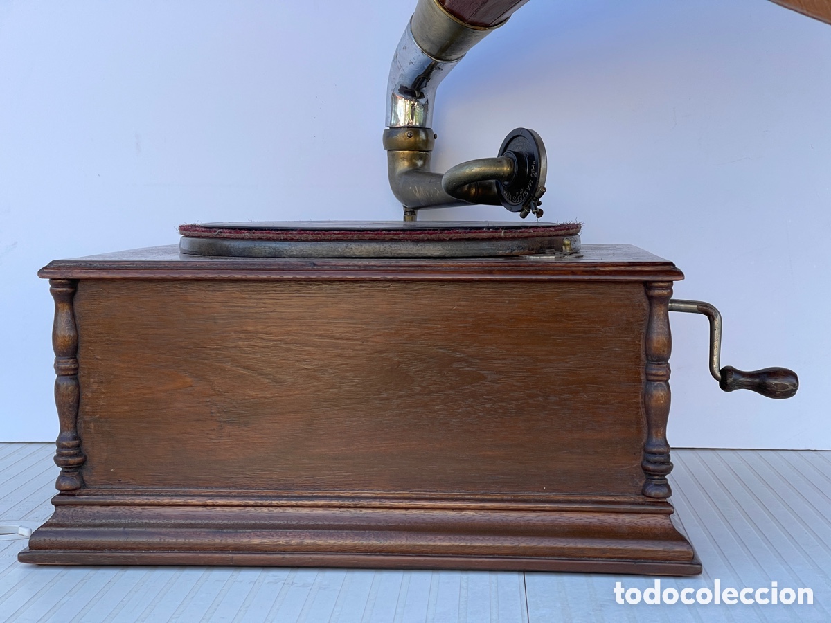 Antig&uuml;edades: Gram&oacute;fono con trompeta de madera - Foto 5