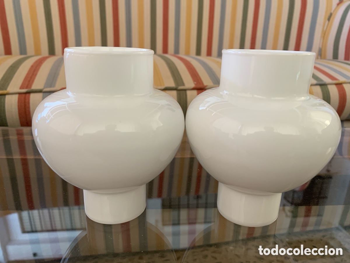 Antig&uuml;edades: Peque&ntilde;a 2 tulipas blancas opalina - Foto 1