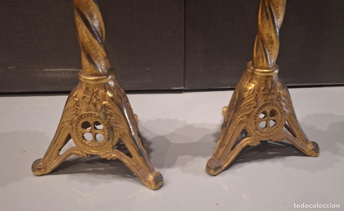 Antig&uuml;edades: Pareja de candelabros de bronce, estilo salom&oacute;nico con columna retorcida - Foto 4