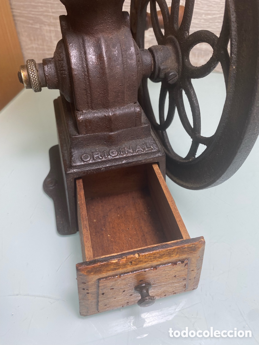 Antig&uuml;edades: Antiguo molinillo cafe de hierro fundido y madera - Foto 7