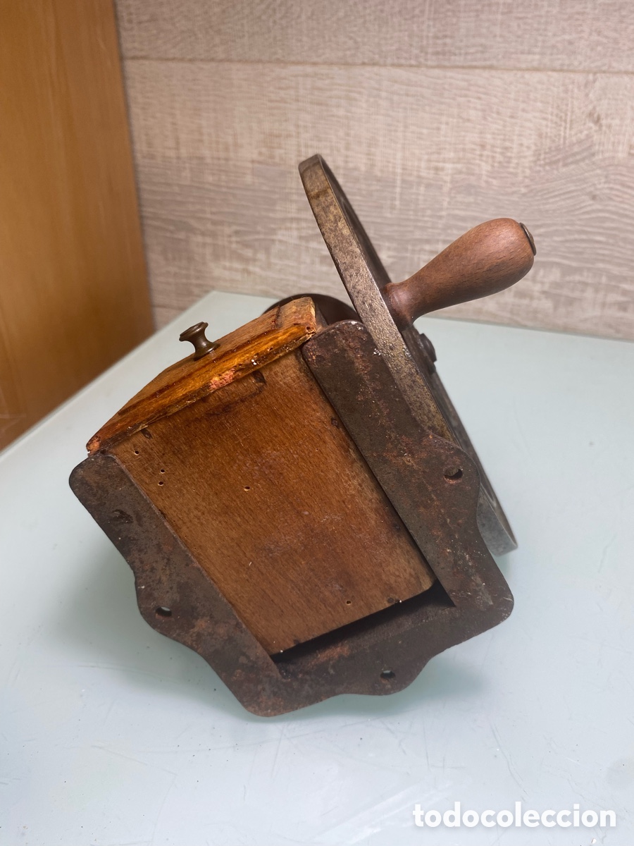 Antig&uuml;edades: Antiguo molinillo cafe de hierro fundido y madera - Foto 8