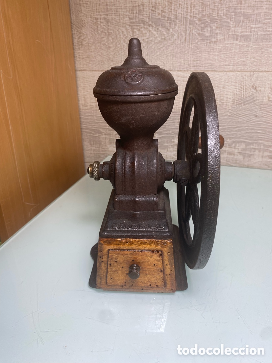 Antig&uuml;edades: Antiguo molinillo cafe de hierro fundido y madera - Foto 1